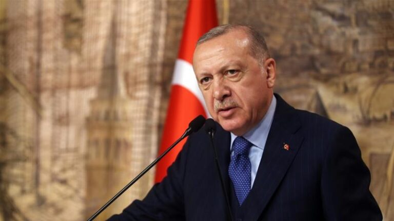 Erdogan Calls on Putin to Continue Talks