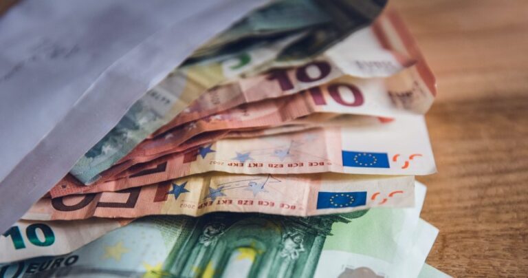 Germany Raises Minimum Wage to 12 Euros Per Hour